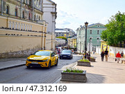 Город Москва. Улица Забелина (2024 год). Редакционное фото, фотограф Александр Тараканов / Фотобанк Лори