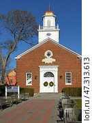 Hegeman Memorial Chapel in Stony Brook School, private, Christian, co-educational, college-preparatory boarding and day school for grades 7–12, NY, United States. Редакционное фото, фотограф Валерия Попова / Фотобанк Лори