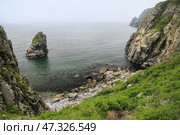 Кекур близ мыса Шульца, Хасанский район, Приморский край. Стоковое фото, фотограф Римма Тельнова / Фотобанк Лори