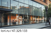 Beautiful glass facade of the premises for renting shop. For designers as example of outdoor advertising and signage placement. Стоковое AI-видео, аниматор Sergey Grishin / Фотобанк Лори