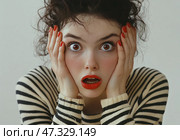 Женщина с красными губами и накрашенными красным лаком ногтями. Стоковое AI-изображение, AI-художник Ярославский Максим / Фотобанк Лори