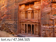 Petra, Wadi Musa, Jordan - Mar 06 2023, aerial view of Al-Khazneh tomb, symbol of the city of Petra, Wadi Musa, Jordan. Стоковое фото, фотограф Сергей Богомяко / Фотобанк Лори