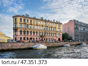 Доходный дом Серебряковых, Дом Л.А. Витовского - Доходный дом В.Г. и О.М. Чубаковых, река Фонтанка, Санкт-Петербург. Стоковое фото, фотограф Baturina Yuliya / Фотобанк Лори