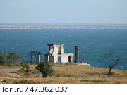 Развалины на мысе Ильи. Стоковое фото, фотограф Григорий Перепелица / Фотобанк Лори