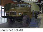 Грузовой автомобиль Урал-375Д, экспонат музейно-выставочного центра автозавода "Урал". Город Миасс, Челябинская область. Редакционное фото, фотограф Алексей Иванов / Фотобанк Лори