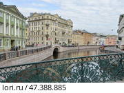 Около Певческого моста на реке Мойке в Санкт-Петербурге. Стоковое фото, фотограф Александр Алексеев / Фотобанк Лори