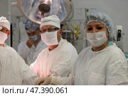 City Gomel Belarus 01june 2017. Gomel medical hospital.Doctors do the operation to an unknown patient.Surgical intervention. Редакционное фото, фотограф Лазаренко Светлана / Фотобанк Лори