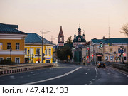 Pereslavl-Zalessky, September 9, 2024, Yaroslavl region. View of Rostovskaya street and the Church of Simeon Stylites in the early morning. Редакционное фото, фотограф Photojuli / Фотобанк Лори
