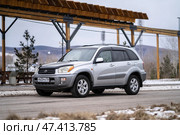 KRASNOYARSK, RUSSIA - December 13, 2024: Silver Toyota RAV4. Редакционное фото, фотограф Плотников Дмитрий / Фотобанк Лори