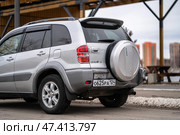 KRASNOYARSK, RUSSIA - December 13, 2024: Silver Toyota RAV4. Редакционное фото, фотограф Плотников Дмитрий / Фотобанк Лори