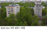 Россия, г. Москва, Открытое шоссе, 2к3. Жилые дома. Рядом ТЦ Янтарь. Стоковое видео, видеограф Сергей Татаринцев / Фотобанк Лори