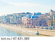 Пречистенская набережная. Солнечный зимний день. Москва. Россия. Редакционное фото, фотограф E. O. / Фотобанк Лори