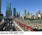 View of the Ayalon highway between Tel Aviv and Ramat Gan. Редакционное фото, фотограф Irina Opachevsky / Фотобанк Лори
