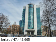 Верховный суд Удмуртской республики. Город Ижевск. Архитектура современных зданий. Supreme Court of the Udmurt Republic. City of Izhevsk. Architecture of modern buildings. Редакционное фото, фотограф Юрий Карачев / Фотобанк Лори