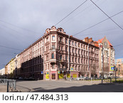 Доходный дом Захаровых. Броннцикая улица 16, Клинский проспект, 17а. Санкт-Петербург. Редакционное фото, фотограф Ольга Визави / Фотобанк Лори