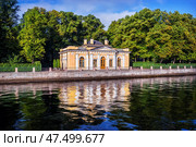 Кофейный домик, Прачечный мост, река Фонтанка, Санкт-Петербург. Стоковое фото, фотограф Baturina Yuliya / Фотобанк Лори