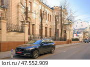 Посольство Италии в России, бывший особняк Берга в Денежном переулке. Солнечный весенний вечер. Редакционное фото, фотограф Александр Кузнецов / Фотобанк Лори