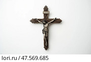 Reflection on Ashes Crucifix Symbolizes Ash Wednesday and Easter Traditions During the Lenten Season. Стоковое AI-изображение, AI-художник Sergey Grishin / Фотобанк Лори