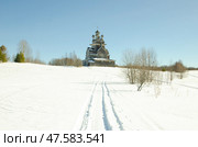 Северная поморская деревня. Храм Владимирской иконы Богоматери. Подпорожье, Онежский район Архангельской области. Стоковое фото, фотограф Яковлев Сергей / Фотобанк Лори
