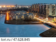 Санкт-Петербург. Ночной вид на Дудергофский канал, улицу Катерников, жилой комплекс "Дудергоф Клаб" Редакционное фото, фотограф Сергей Крамарев / Фотобанк Лори