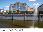 Офис Татсоцбанка на канале Булак, Казань. Республика Татарстан (2024 год). Редакционное фото, фотограф Анна Карасева / Фотобанк Лори