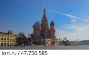Собор Василия Блаженного на Васильевском спуске, Москва. Moscow - March 17, 2022. Panorama with St. Basil's Cathedral in Red square. Sunny spring view from Vasilyevsky spusk. Редакционное фото, фотограф Александр Кузнецов / Фотобанк Лори