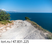 Beautiful Black Sea coast with rocks and plants. Стоковое фото, фотограф Фотограф / Фотобанк Лори