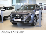 Автомобиль CHERY в автосалоне Авторусь. Московская область, Подольск, пр-т Юных Ленинцев, дом 1И. Редакционное фото, фотограф Яна Королёва / Фотобанк Лори