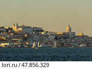 Lisbon and Tagus River at Sunset. Portugal. Стоковое фото, фотограф Максим Забаровский / Фотобанк Лори