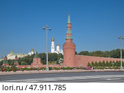 Вид с Большого Москворецкого моста на Московский Кремль. Москва, Россия (2024 год). Стоковое фото, фотограф Елена Коромыслова / Фотобанк Лори