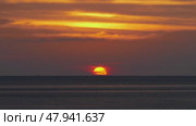 Landscape with sea sunset timelapse. Стоковое видео, видеограф Михаил Коханчиков / Фотобанк Лори