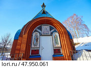 Фрески, иконопись. Храм Казанской иконы Божией Матери — православный храм в Ижевске, база епархиального Отдела образования и религиозной катехизации Ижевской и Удмуртской епархии.город Ижевск, The Church of the Kazan Icon of the Mother of God is an Orthodox church in Izhevsk, the base of the diocesan Department of Education and Religious Catechesis of the Izhevsk and Udmurt Diocese. Izhevsk city. Редакционное фото, фотограф Юрий Карачев / Фотобанк Лори