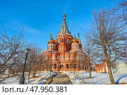 Михаило-Архангельский собор — православный храм в городе Ижевск, кафедральный собор Ижевской епархии Русской православной церкви. The Cathedral of St. Michael the Archangel is an Orthodox church in the city of Izhevsk, the cathedral of the Izhevsk diocese of the Russian Orthodox Church. Редакционное фото, фотограф Юрий Карачев / Фотобанк Лори