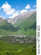 Вид на поселок Терскол, Кабардино-Балкария, Россия (2022 год). Стоковое фото, фотограф Инна Грязнова / Фотобанк Лори