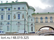 Эрмитажный театр. Театральное здание в Санкт-Петербурге, построенное в 1783-1789 годах по проекту итальянского архитектора Джакомо Кваренги. Санкт-Петербург, Дворцовая набережная, 34 (2017 год). Стоковое фото, фотограф Сергей Елизарьев / Фотобанк Лори