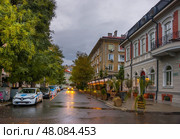 Улица Цар Симеон I в центре Бургаса, Болгария (2021 год). Редакционное фото, фотограф Анна Ефимова / Фотобанк Лори