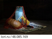 Авоська с продуктами из СССР (2020 год). Редакционное фото, фотограф Илья Ладнев / Фотобанк Лори