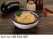 Eggplant dip - Mutabal with tahini paste. Стоковое фото, фотограф Андрей Старостин / Фотобанк Лори