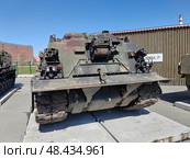 Выставка трофейной военной техники в парке ЦПКиО им. В. В. Маяковского, Екатеринбург. БРЭМ М88Ф2 "ГЕРКУЛЕС". Производитель США. Редакционное фото, фотограф Vladislav_v / Фотобанк Лори