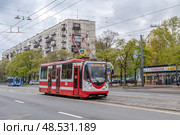 Трамвайный вагон 38 маршрута на проспекте Науки в городе Санкт-Петербурге. Модель 71-134А (ЛМ-99АВН) Редакционное фото, фотограф Румянцева Наталия / Фотобанк Лори