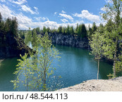 Горный парк Рускеала. Мраморный карьер. Республика Карелия (2022 год). Стоковое фото, фотограф Ирина Курносова / Фотобанк Лори