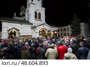 Belarus, the city of Gomel, on April 8, 2018. Nicholas Monastery.A crowd of people at the church. Редакционное фото, фотограф Лазаренко Светлана / Фотобанк Лори