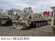 БМК-2, военная быстроходная машина для рытья котлованов и укрытий для солдат, оборудование оборонительных позиций. Каменск - Шахтинский, Ростовская область, Россия. (2020 год). Редакционное фото, фотограф Андрей Цыганков / Фотобанк Лори
