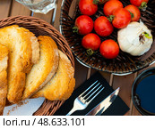 Toasted bread, tomatoes and garlic for Pan con tomate. Стоковое фото, фотограф Яков Филимонов / Фотобанк Лори