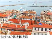 View of red tiled roofs of houses and the seaport in the center of Algiers. Republic of Algeria. Стоковое фото, фотограф Евгений Ткачёв / Фотобанк Лори