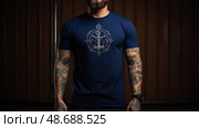 prin navy blue t shirt ai generated. Стоковое AI-изображение, AI-художник Vectorwin / Фотобанк Лори