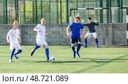 Junior football teams having scrimmage. Стоковое фото, фотограф Яков Филимонов / Фотобанк Лори
