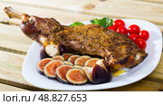 Gigot baked in oven with honey. Стоковое фото, фотограф Яков Филимонов / Фотобанк Лори