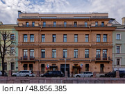 Собственный дом архитектора А. В. Квасова (воссоздан в 2000-х годах). Санкт-Петербург,  Набережная реки Мойки, дом 99. Редакционное фото, фотограф Александр Селезнев / Фотобанк Лори