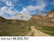 View of Cherek gorge in the Caucasus mountains. Стоковое фото, фотограф Юлия Белоусова / Фотобанк Лори